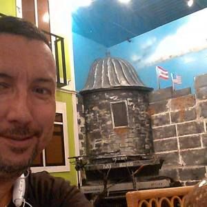 Meet your Posher, Hector